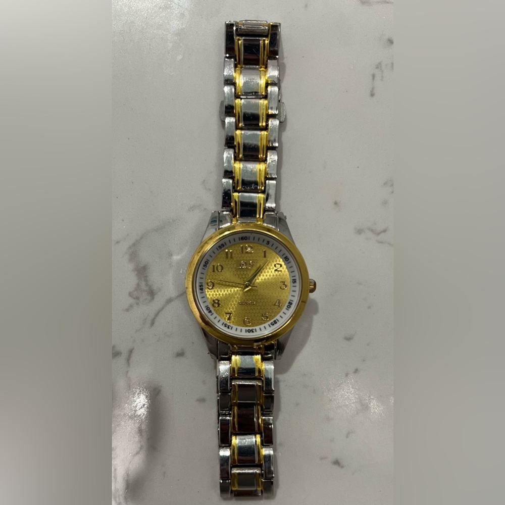 Stylish Two-Tone Gold and Silver Watch